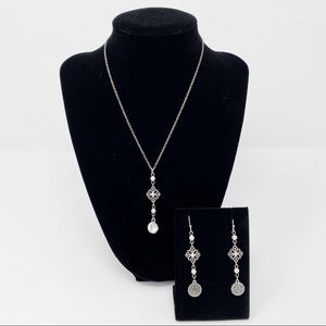Necklace and earring set